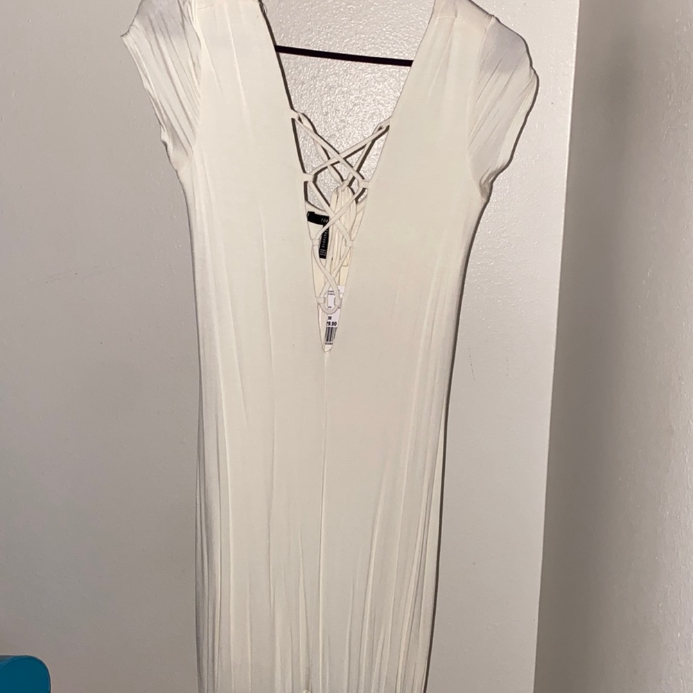 Forever 21 maxi white summer dress with slit in left leg